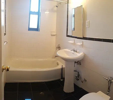 Rented by Smart NY Realty LLC | media 6