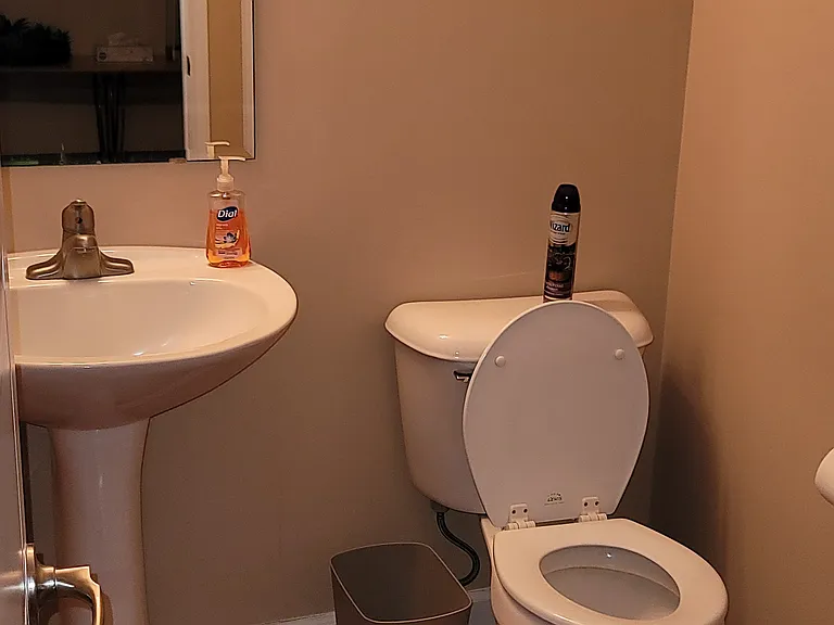 100 Grangers Ct — Photo 17