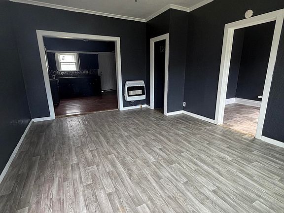 2nd image of 1015 Belmont Ave