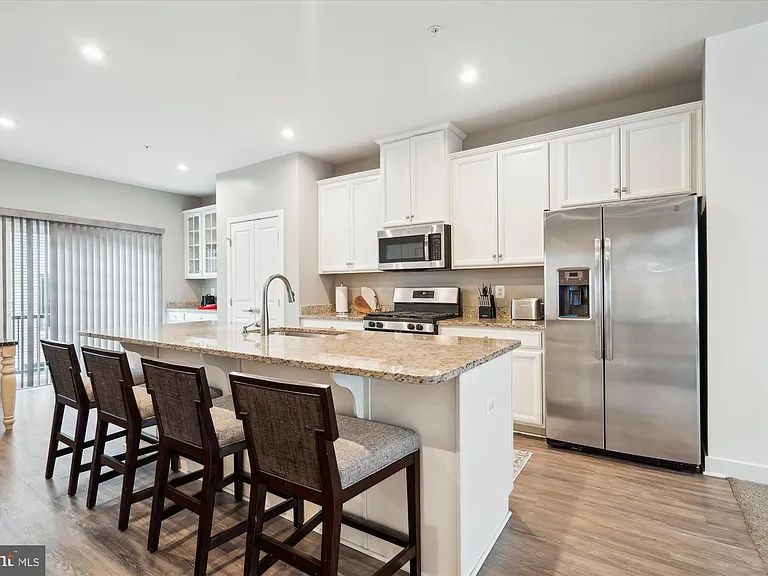 2824 Lewis Ave — Photo 7
