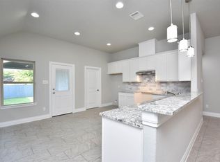 140 Disney St, Arcola, TX 77583