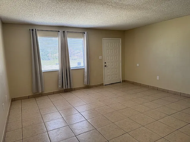 3833 Janeen Cir #3833 — Photo 3