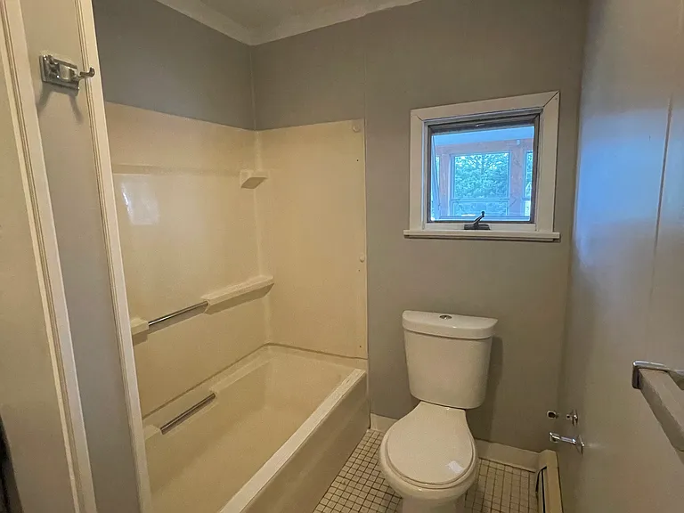 420 Chestnut St #1 — Photo 8