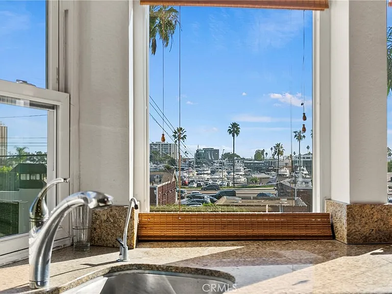 207 La Jolla Dr — Photo 1