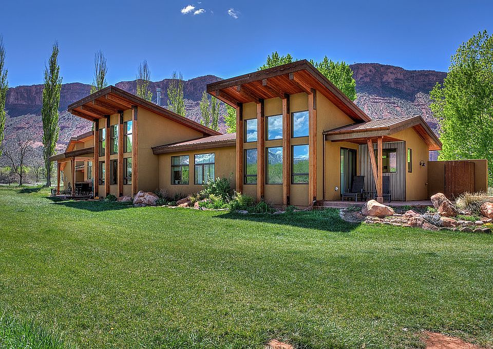 1st image of 425 Amber Ln