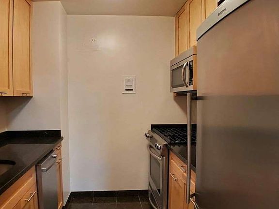 3rd image of 145 4th Ave APT 9D