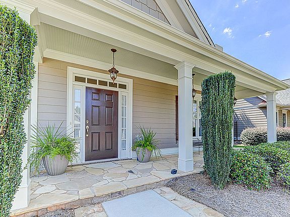 2nd image of 252 Somerset Cir