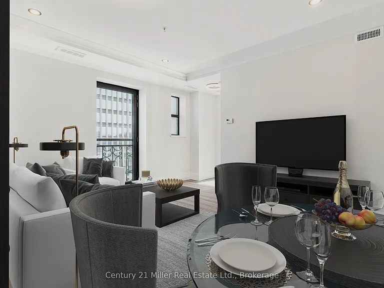 118 King St E #618 — Photo 4