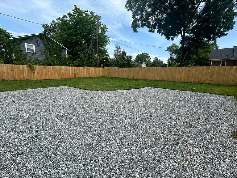 325 N Dean St — Photo 8