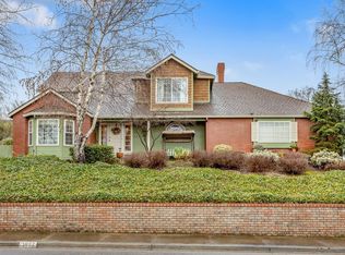 3082 Westminster Dr, Medford, OR 97504