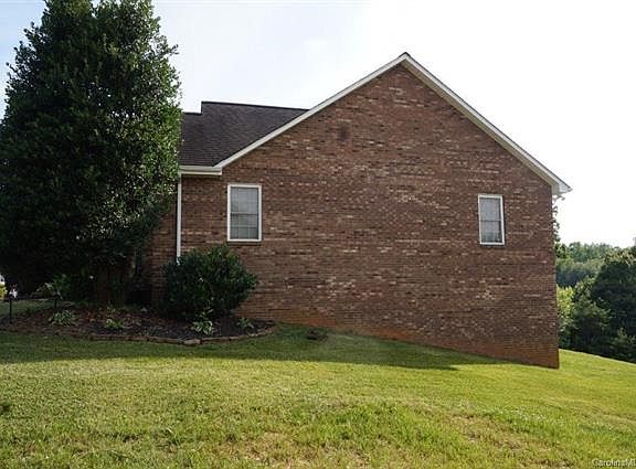 4th image of 1275 Broomsage Ln