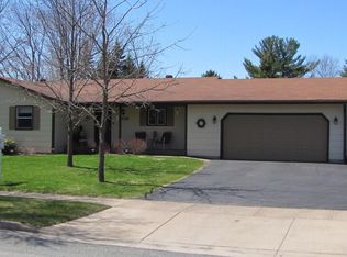 906 Fairmont Ave, Eau Claire, WI 54703