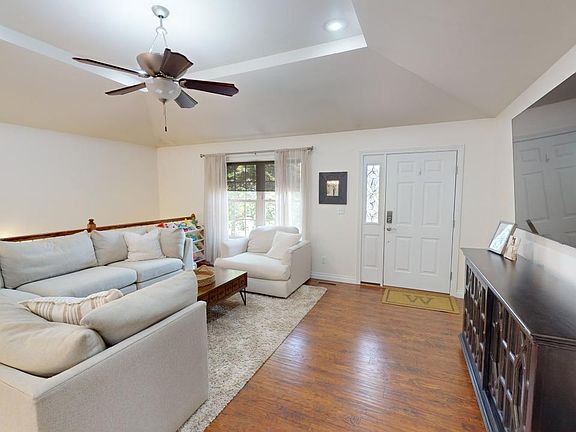 4th image of 182 Gatsby Ct