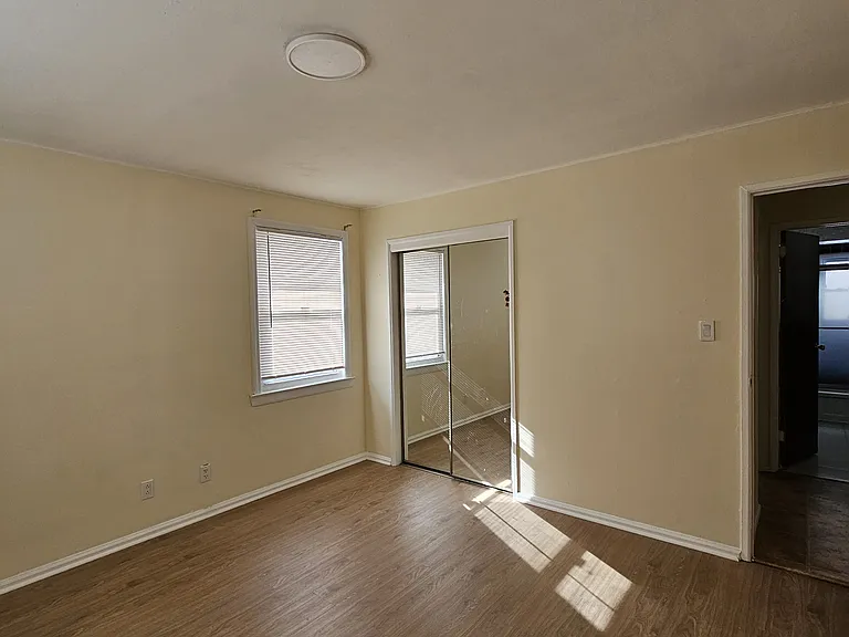 102 Birchwood Park Dr — Photo 10