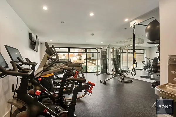 Rented by Bond New York | media 7