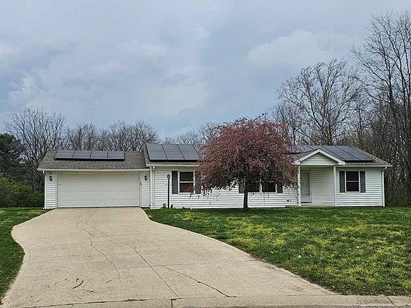 3rd image of 370 Patrician Dr