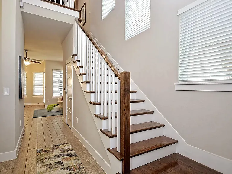910 Banyon St — Photo 13