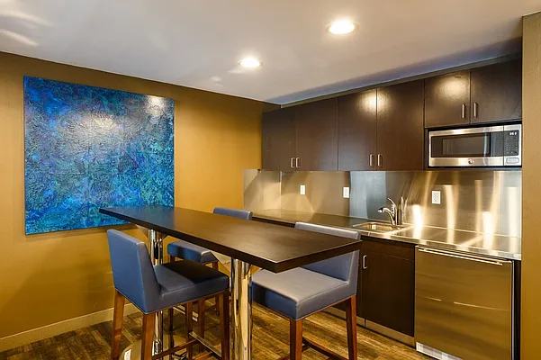 Rented by Greystar | media 32