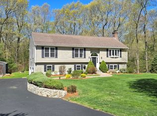 28 Holly Ln, Ashland, MA 01721