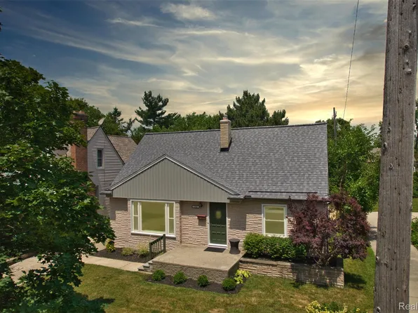 1566 Pearson St, Ferndale, MI 48220