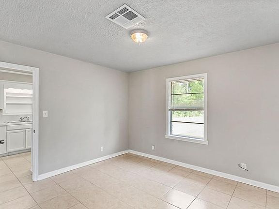 3rd image of 4509 Louisiana Ave