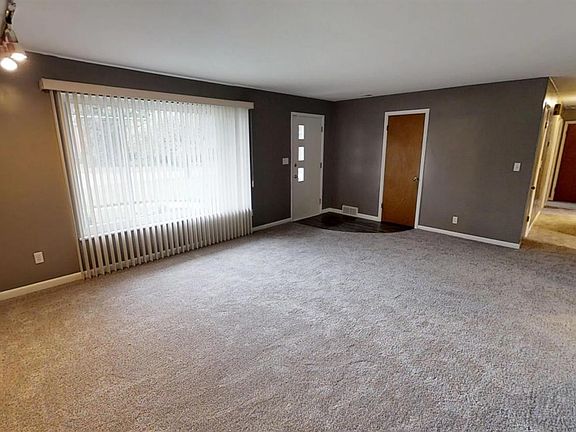 4th image of 3780 Moorhill Dr