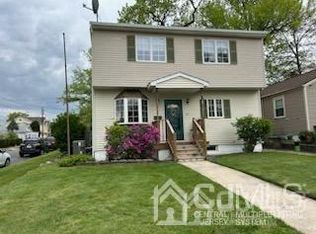 99 Auth Ave, Iselin, NJ 08830