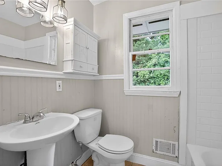7259 Mayfair Cir — Photo 8