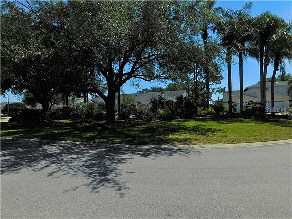 4th image of 65 Enclave Dr