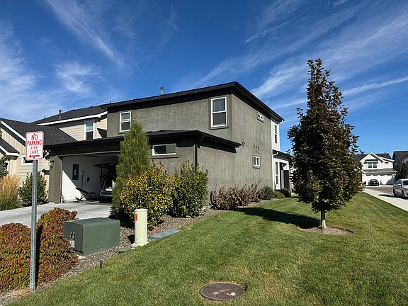 side of the house which also has a green space that doesnot need maintenance