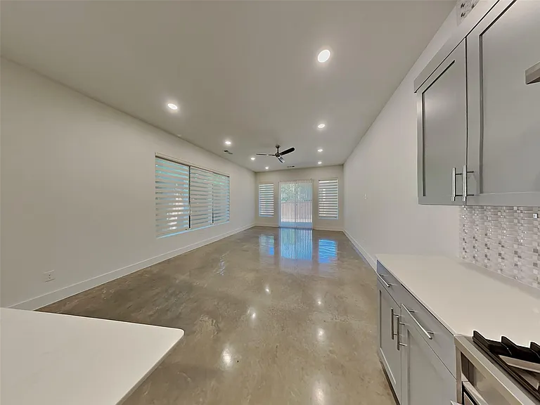 2343 Vagas St — Photo 17