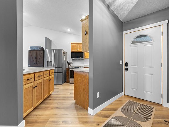 5th image of 611 Danielson Ct