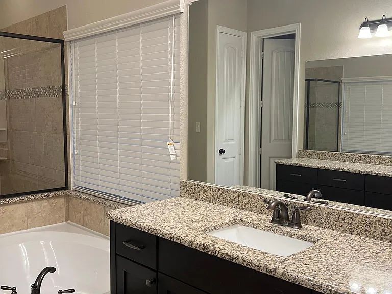 9012 Sandhills Dr — Photo 5
