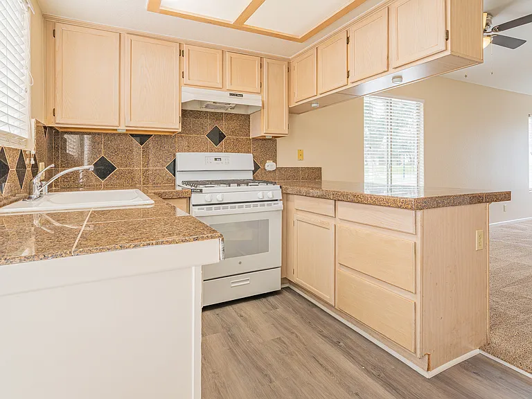 450 Tava Ln — Photo 14