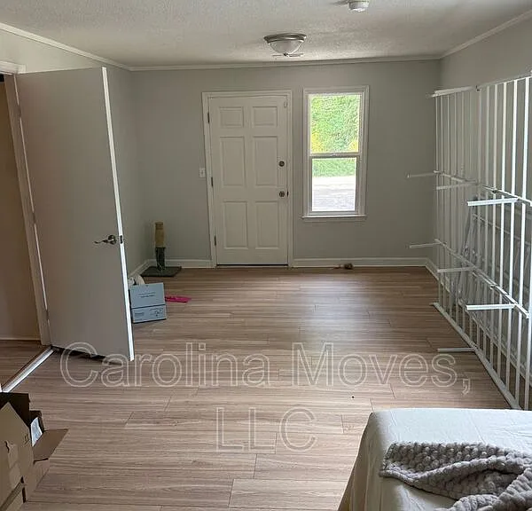 1004 Blanton Pl — Photo 10
