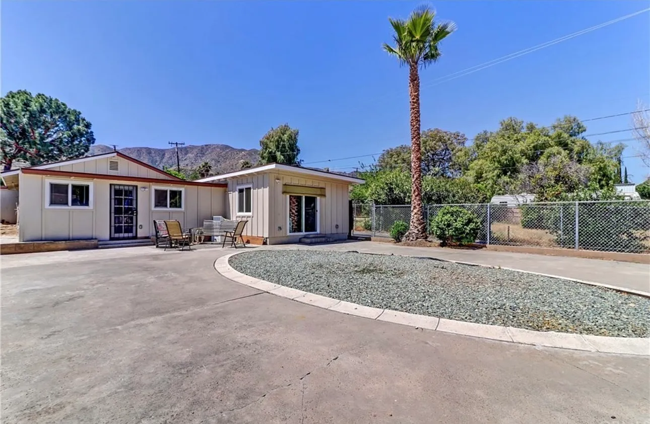 2 bed, 1200 sqft, $2,000 — Photo 1