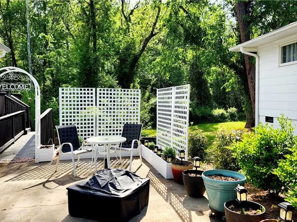 4318 Halifax Rd, Greensboro, NC 27407
