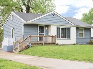 110 Chateau Dr, Florissant, MO