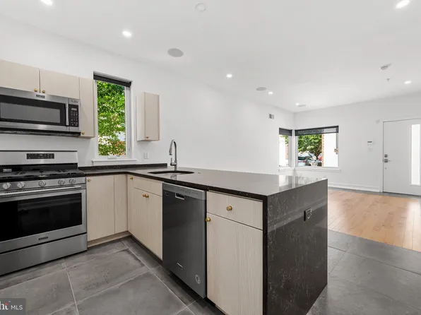 2300 E Dakota St, Philadelphia, PA 19125