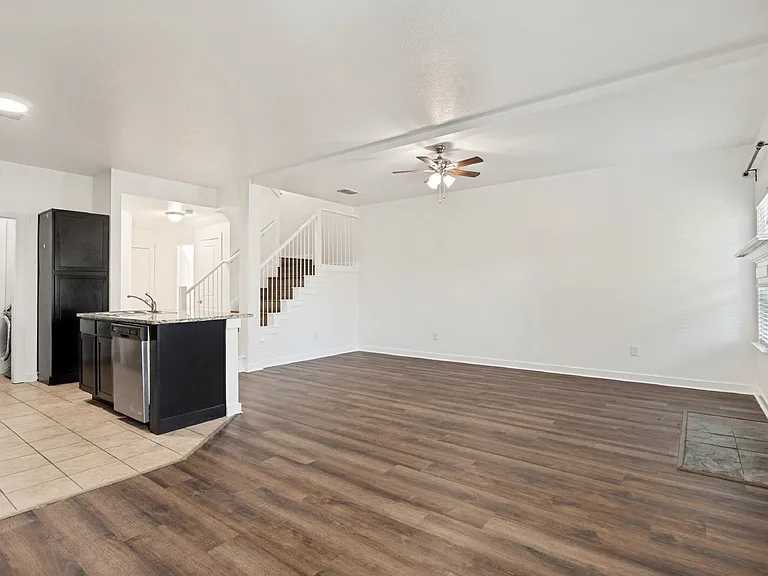 12503 Bay Ave — Photo 8