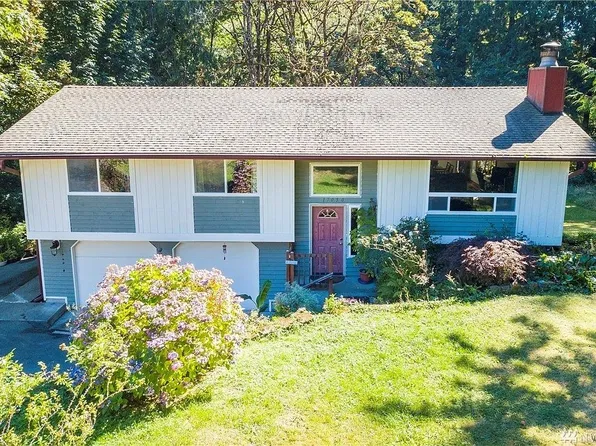 17050 Finley Rd NE, Poulsbo, WA 98370