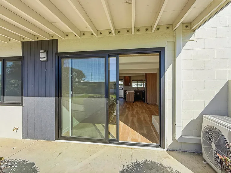 61B Redwood Ave — Photo 23
