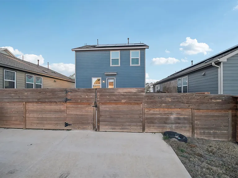 857 Powell St — Photo 21