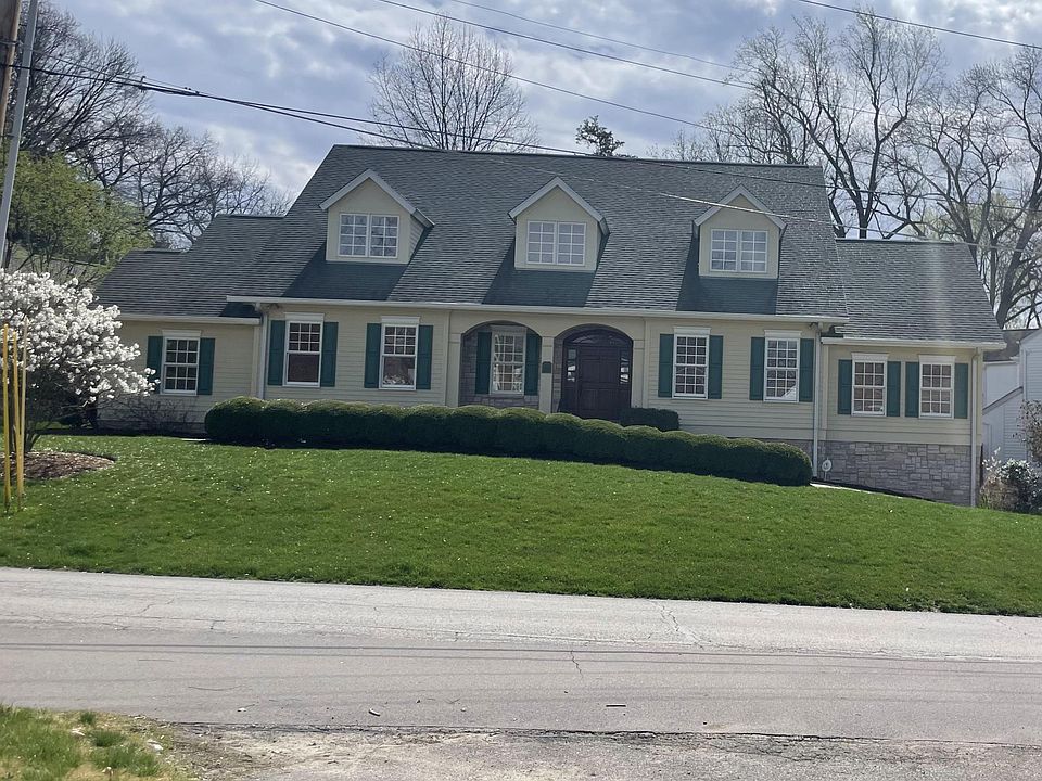 Picture of home from street view.