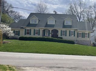 20 Daniel Rd, Saint Louis, MO 63124