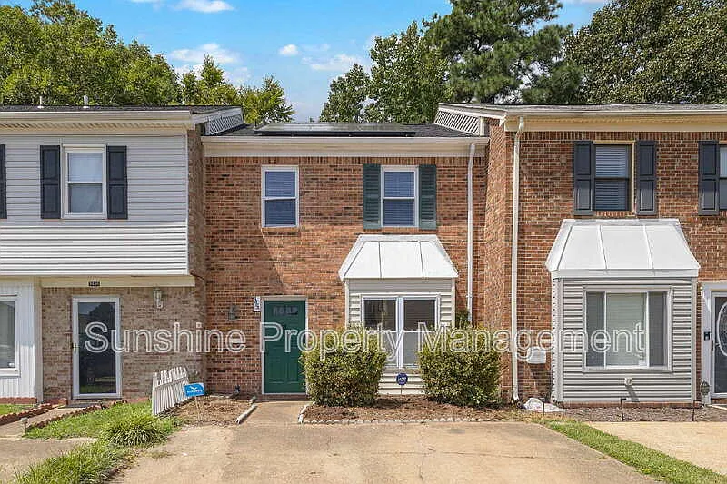3454 Waltham Cir
