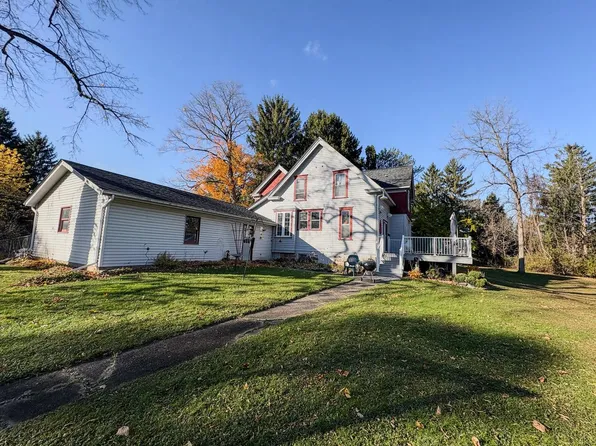 13065 West Appleblossom LANE, New Berlin, WI 53151