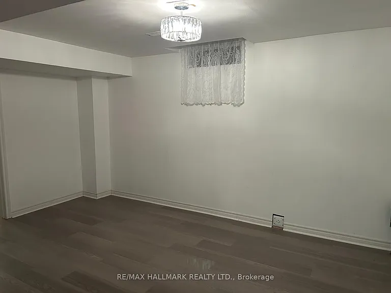 531 Reeves Way Blvd #BASEMENT — Photo 3