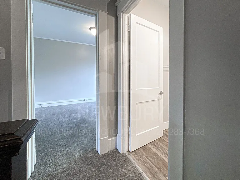 303-317 Wilson Ave — Photo 18