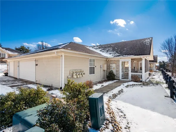 1107 Chatham Dr, Zanesville, OH 43701